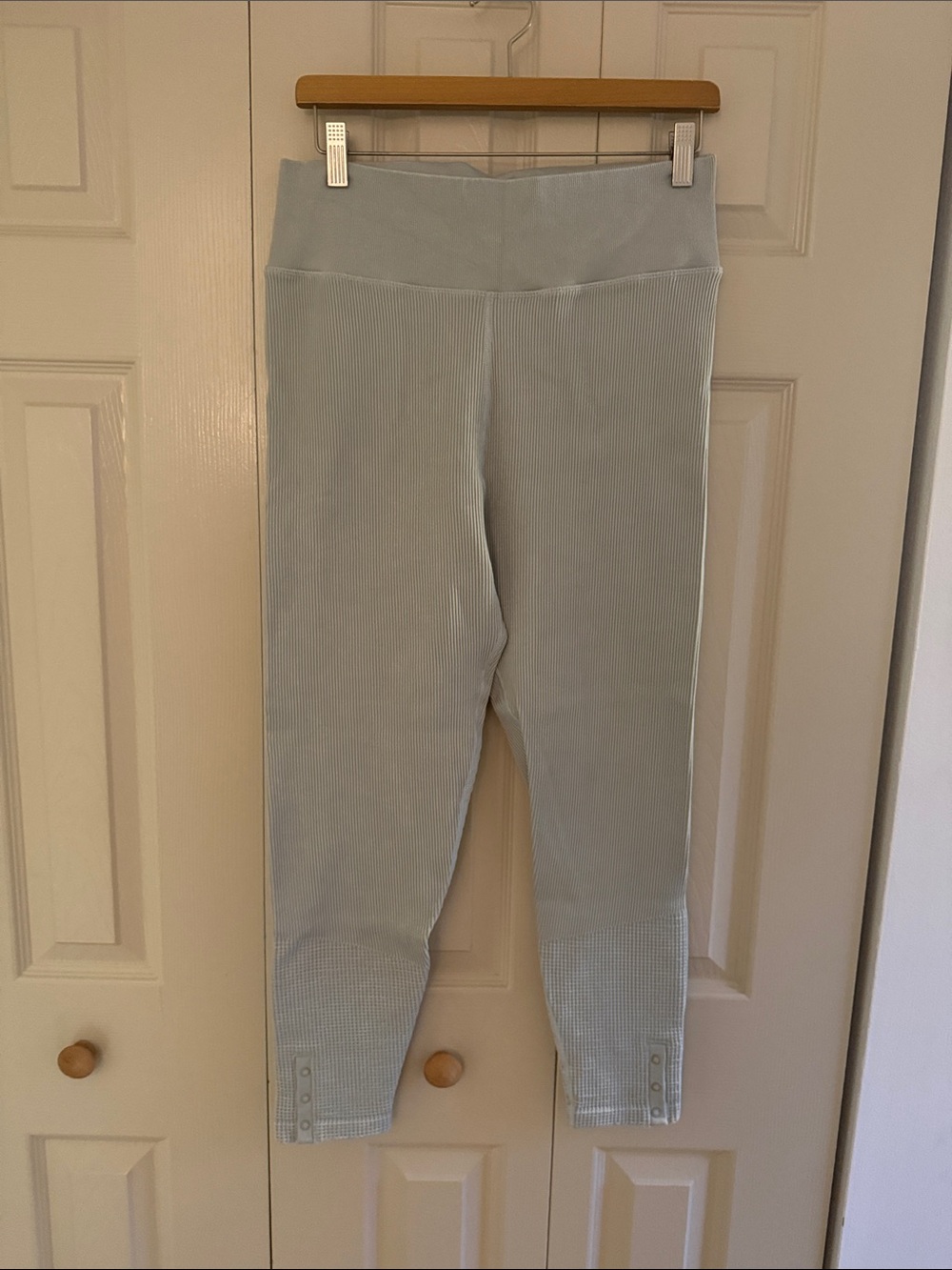 High-Rise Light sage green Ribbed Leggings
